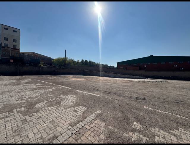 22,490M² INDUSTRIAL YARD TO LET IN CHAMDOR